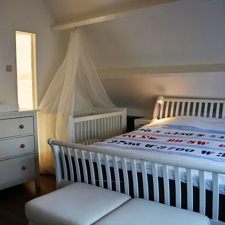 Quaint Holiday In Noordwijkerhout Near Lake *