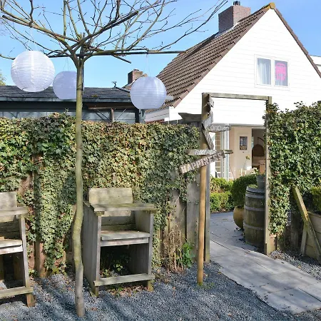 Quaint Holiday Home In Noordwijkerhout Near Lake Noordwijk
