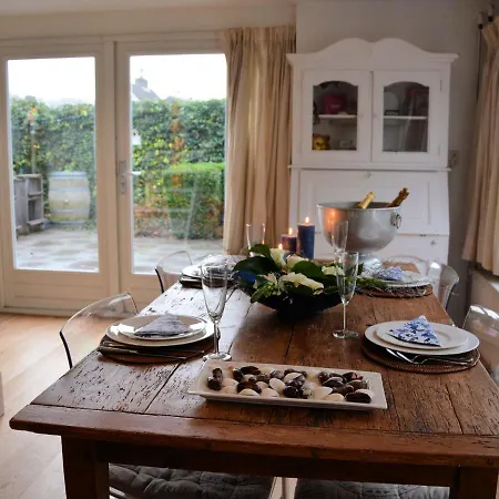 Quaint Holiday In Noordwijkerhout Near Lake