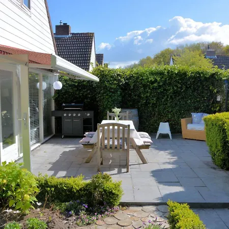 度假居 Quaint Holiday In Noordwijkerhout Near Lake *
